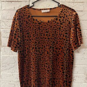 Drapers & Damon's Animal Print Velour Short Sleeve Top M